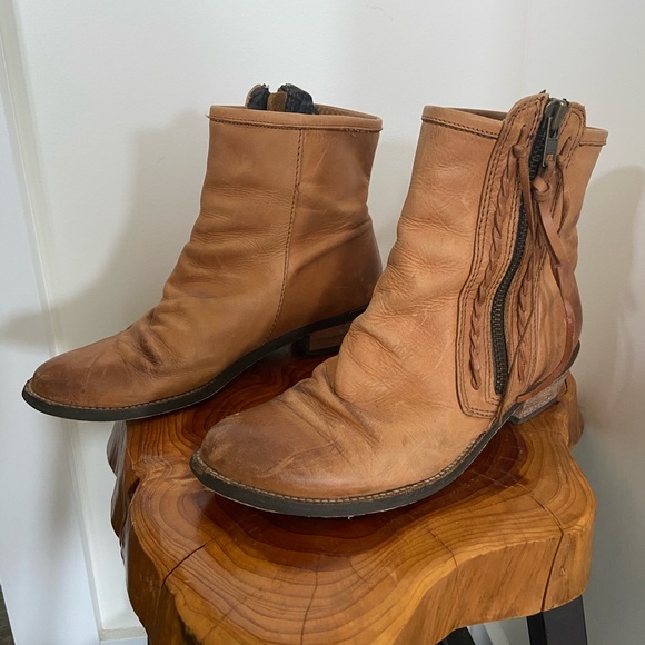 Leather bohemian ankle zipper cowboy style boot - Picture 2 of 7